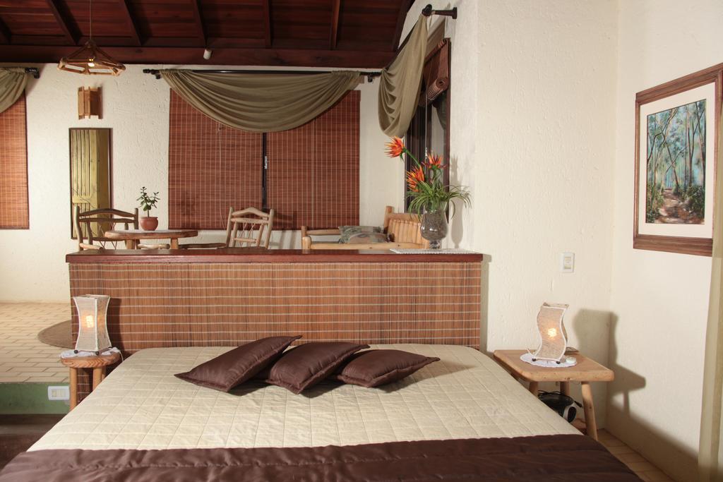 Bangalore Suites Garopaba Δωμάτιο φωτογραφία